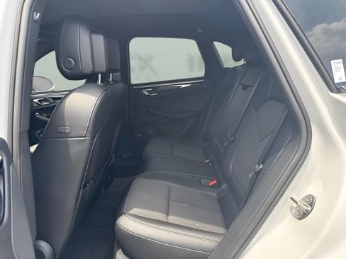 Used 2024 Porsche Macan AWD/4WD image 23