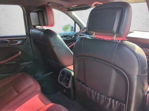 Used 2018 Porsche Macan S image 18