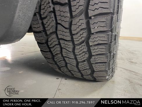 Used 2017 Jeep Grand Cherokee Limited w/ Luxury Group II image 10