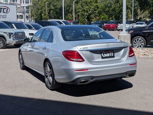 Used 2019 Mercedes-Benz E 300 4MATIC image 5