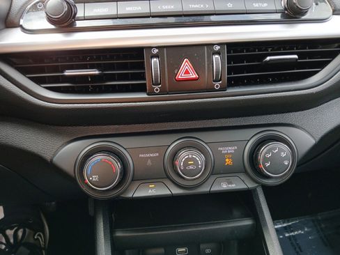 Used 2024 Kia Forte LXS w/ LXS Technology Package image 17