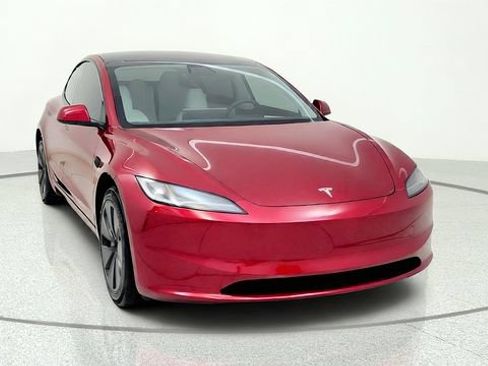 Used 2025 Tesla Model 3 RWD image 2