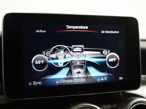 Used 2018 Mercedes-Benz GLC 300 4MATIC image 30