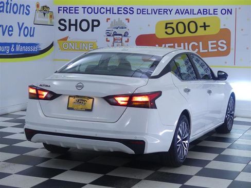 Used 2025 Nissan Altima 2.5 SV image 7