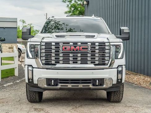Used 2025 GMC Sierra 2500 Denali w/ Denali Reserve Package AWD/4WD image 9