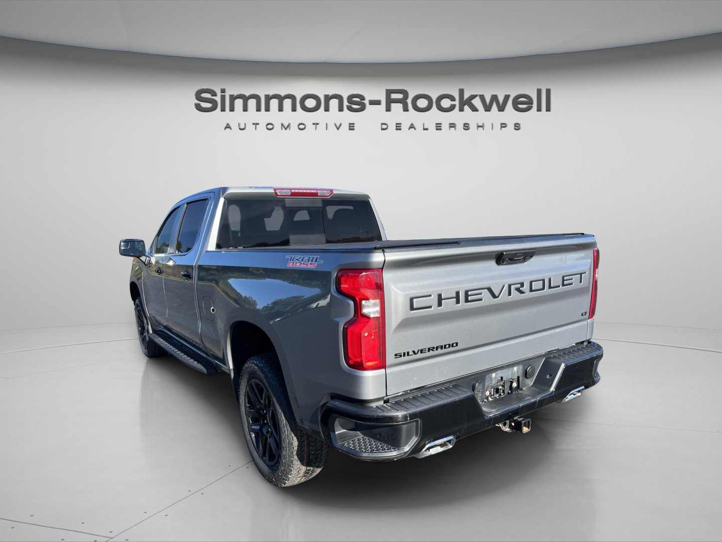 Used 2025 Chevrolet Silverado 1500 LT Trail Boss AWD/4WD image 3