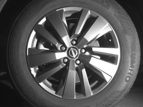 Used 2025 Nissan Pathfinder SV FWD image 12