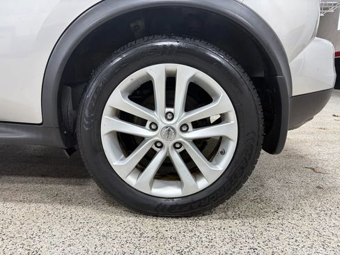 Used 2011 Nissan Juke SL AWD/4WD image 13