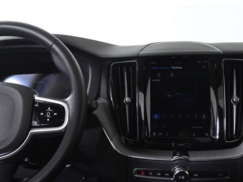 Used 2025 Volvo XC60 B5 Plus image 16