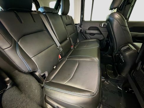 Used 2022 Jeep Wrangler Unlimited Rubicon 4xe w/ Cold Weather Group AWD/4WD image 14