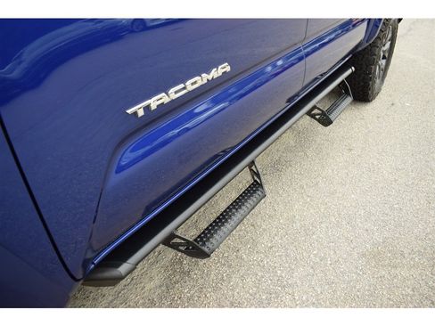 Used 2023 Toyota Tacoma 4x4 Double Cab image 40