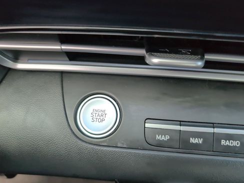 Used 2023 Hyundai Elantra Limited FWD image 25