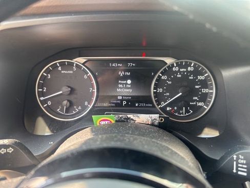 Used 2023 Nissan Rogue SV image 11