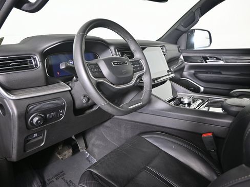 Used 2022 Jeep Wagoneer Series III image 24