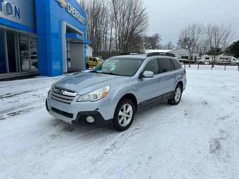 Used 2014 Subaru Outback 3.6R Limited w/ Moonroof Package image 1