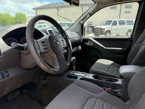 Used 2015 Nissan Frontier S image 10
