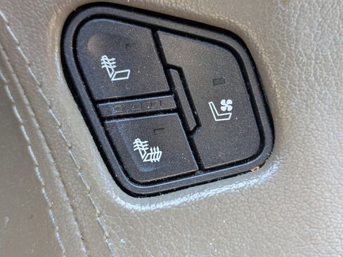 Used 2020 GMC Yukon XL SLT w/ Open Road Package image 25