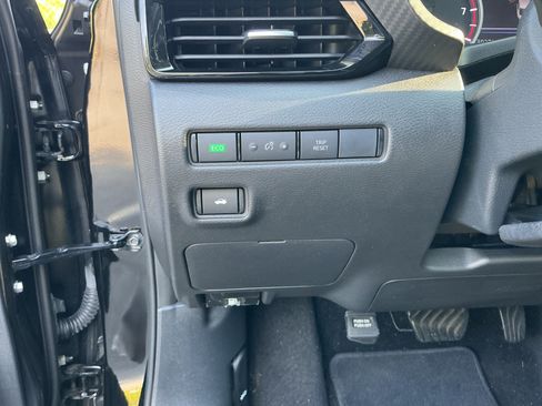 Certified 2022 Nissan Sentra SV FWD image 15