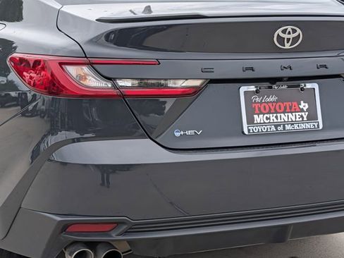 Used 2025 Toyota Camry SE FWD image 8