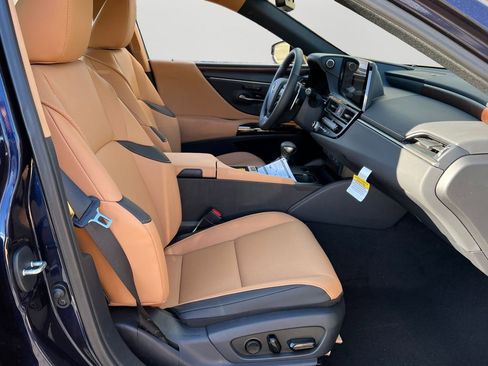 New 2025 Lexus ES 350 w/ Premium Package image 5