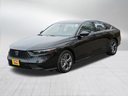 Certified 2025 Honda Accord EX-L image 3