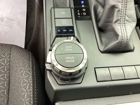 Used 2025 Toyota 4Runner SR5 image 32