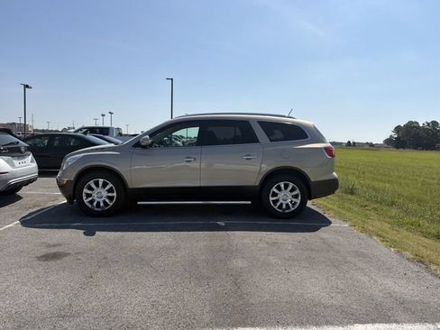 Used 2011 Buick Enclave CXL w/ Trailering Provision Package FWD image 2