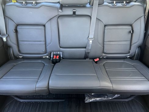 Used 2022 GMC Sierra 3500 Denali w/ Denali Ultimate Package image 16