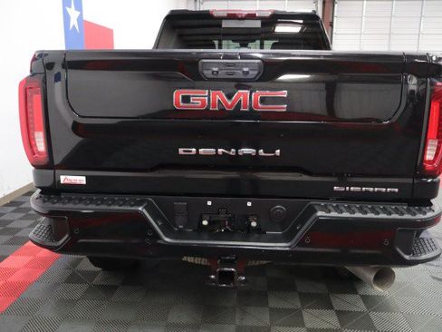 Used 2022 GMC Sierra 3500 Denali w/ Denali Black Diamond Edition AWD/4WD image 28