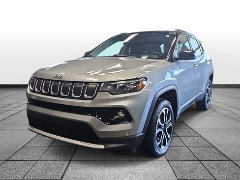 Used 2022 Jeep Compass Limited image 1