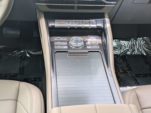 Certified 2024 Lincoln Nautilus Premier AWD/4WD image 20