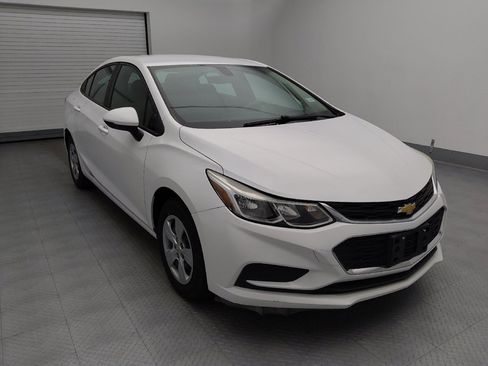 Used 2017 Chevrolet Cruze LS FWD image 13