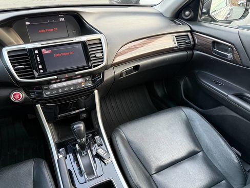 Used 2017 Honda Accord EX-L image 19