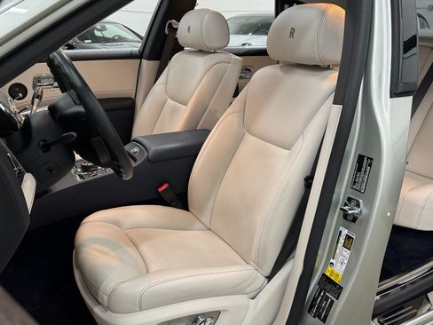 Used 2015 Rolls-Royce Ghost RWD image 35