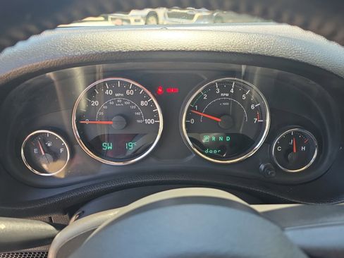 Used 2018 Jeep Wrangler Sport AWD/4WD image 16