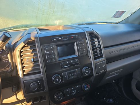 Used 2020 Ford F550 4x4 Regular Cab Super Duty image 14