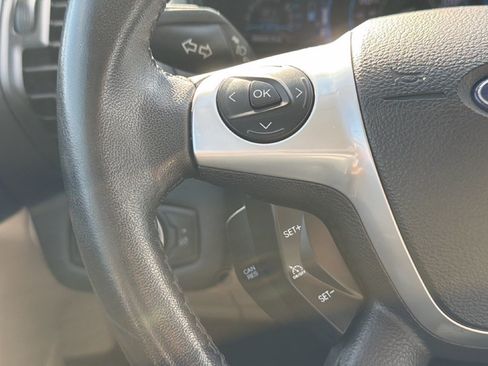 Used 2017 Ford C-MAX Energi SE w/ Equipment Group 402A FWD image 18