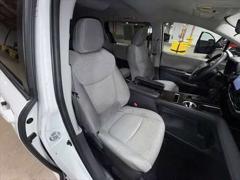 Certified 2022 Toyota Sienna LE FWD image 16