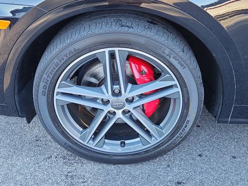 Used 2019 Audi SQ5 Premium Plus w/ Premium Plus Package image 9