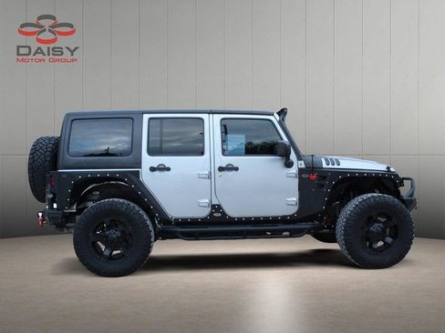Used 2013 Jeep Wrangler Unlimited Sahara w/ Connectivity Group AWD/4WD image 4