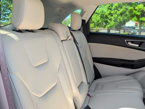 Used 2019 Ford Edge Titanium FWD image 21