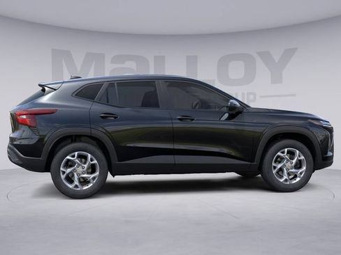 New 2026 Chevrolet Trax LS w/ LS Convenience Package FWD image 6
