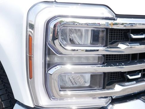 Certified 2025 Ford F250 Lariat AWD/4WD image 5