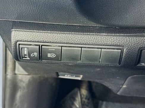 Certified 2024 Toyota Corolla SE image 10