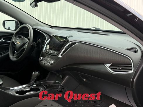 Used 2020 Chevrolet Malibu LT FWD image 18