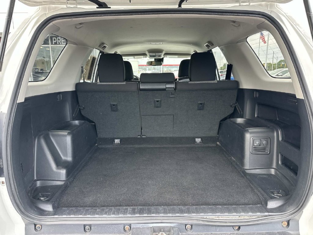Used 2021 Toyota 4Runner SR5 AWD/4WD image 10
