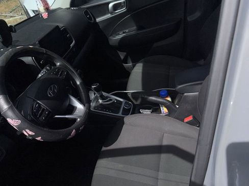 Used 2021 Hyundai Venue SEL w/ Cargo Package FWD image 6