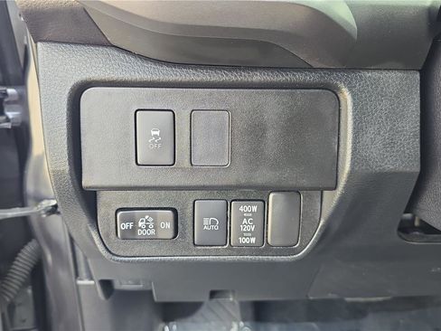 Used 2021 Toyota Tacoma TRD Off-Road AWD/4WD image 24
