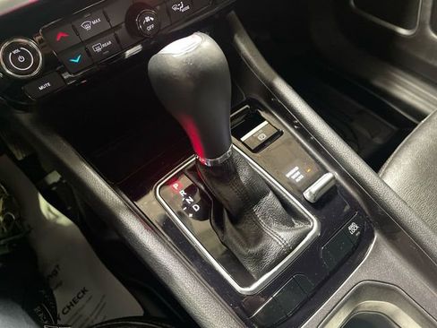 Used 2024 Jeep Compass Latitude AWD/4WD image 19