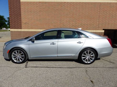 Used 2017 Cadillac XTS Luxury FWD image 5